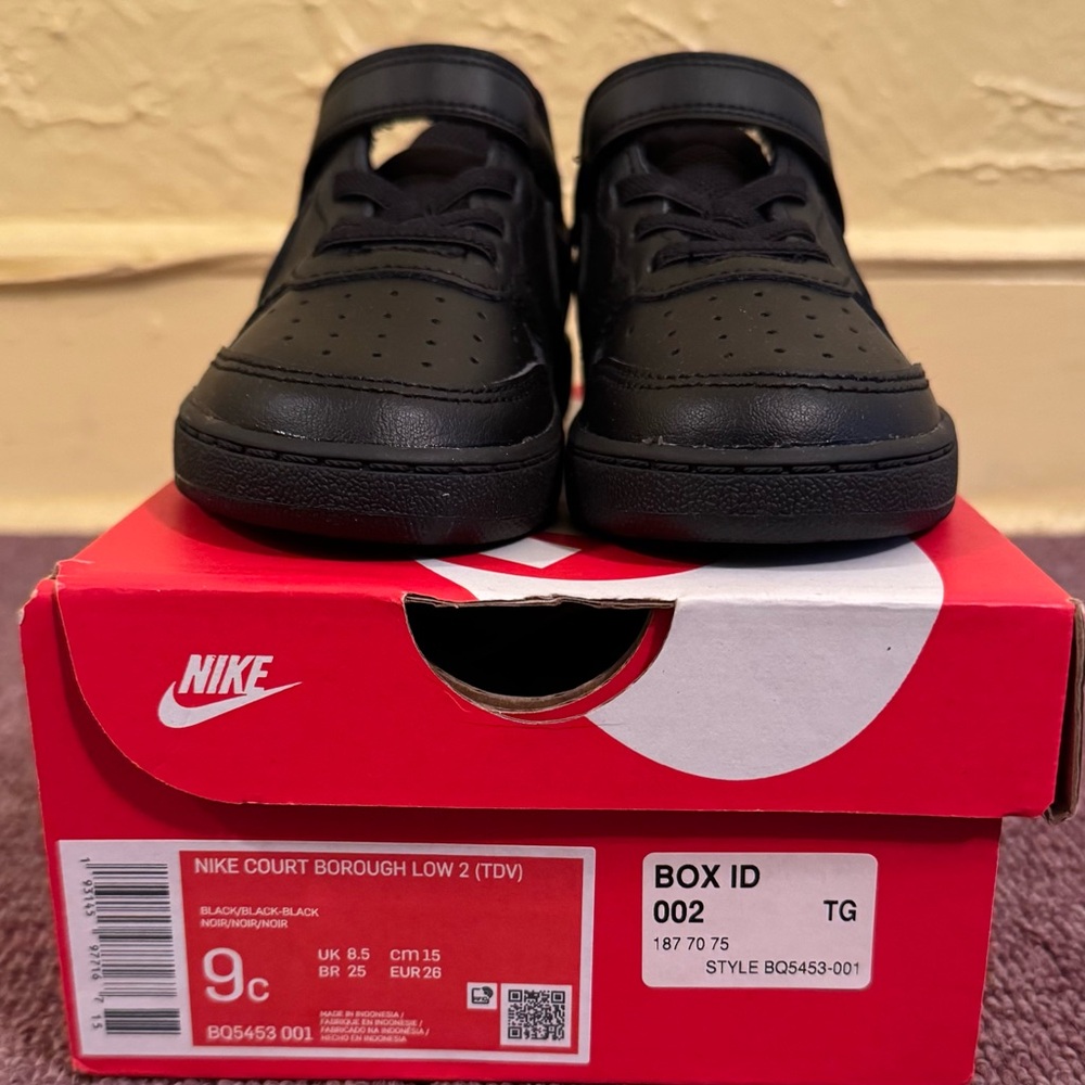 Nike Black Sneakers